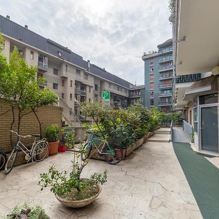 Pasteur Modern Studio With Terrace! Daire Milano Dış mekan fotoğraf